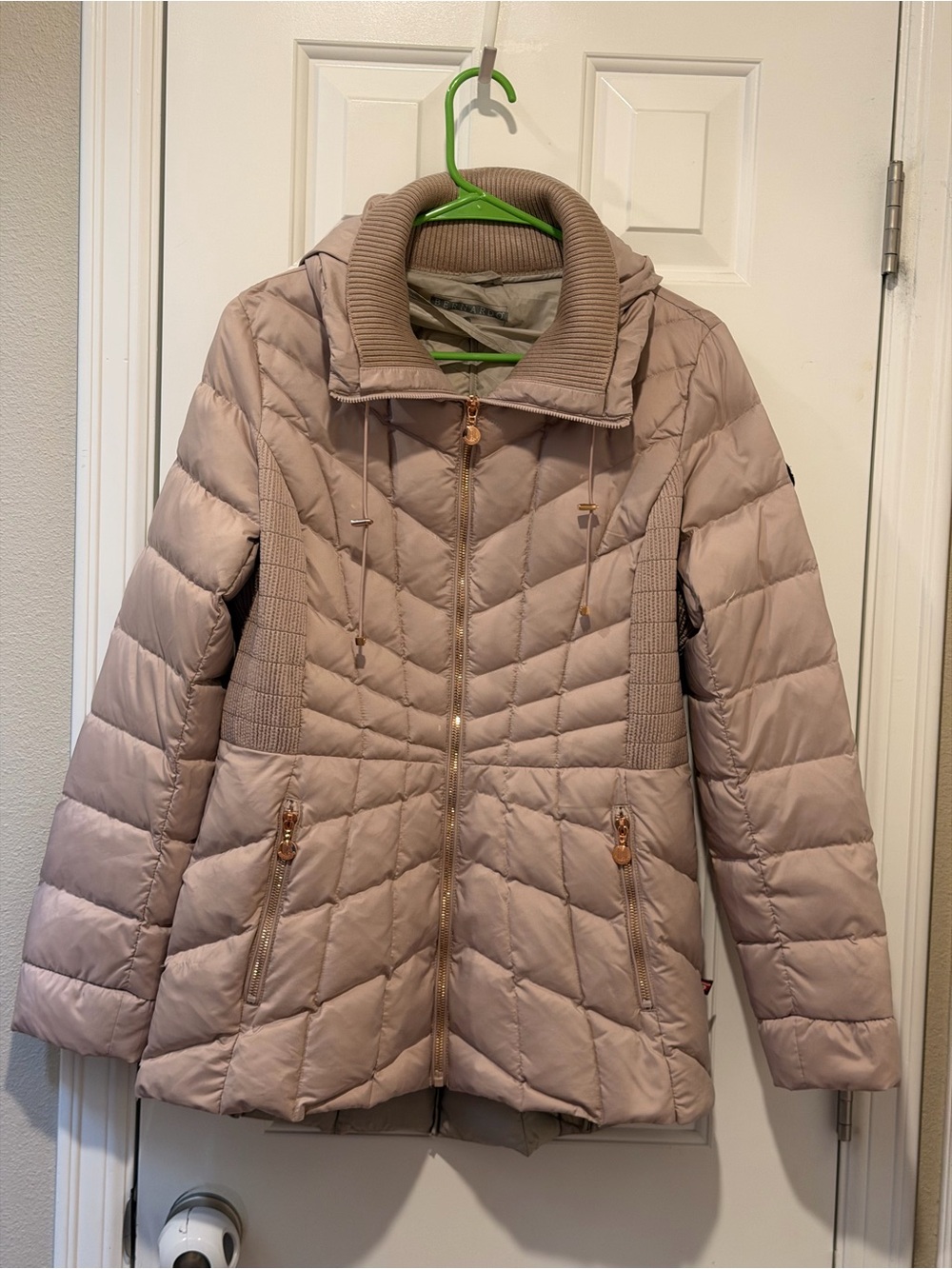 Bernardo Quilted Hooded Puffer Jacket in Light Taupe - Picture 1 of 2